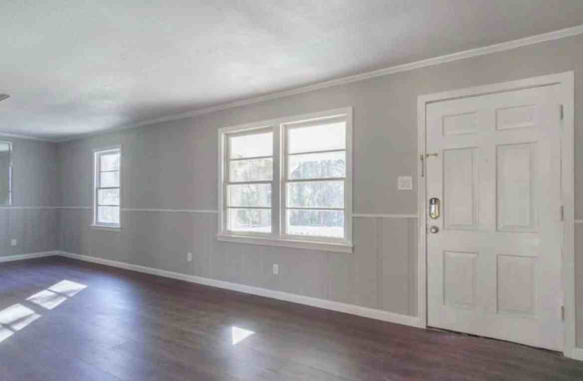 2802 Tryon Rd - Photo 4 of 16