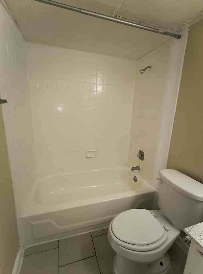 Plaza Verde Condos for Rent - Photo 4 of 20