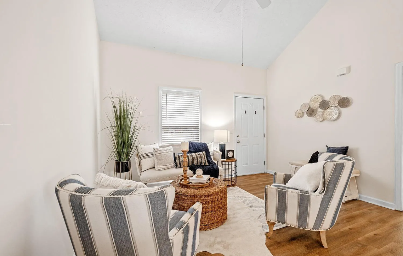 1514/1516 Cassell Ln - Photo 2 of 17