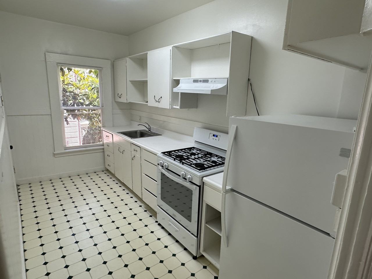 1443 Lyon Street #2 - Photo 7 of 12