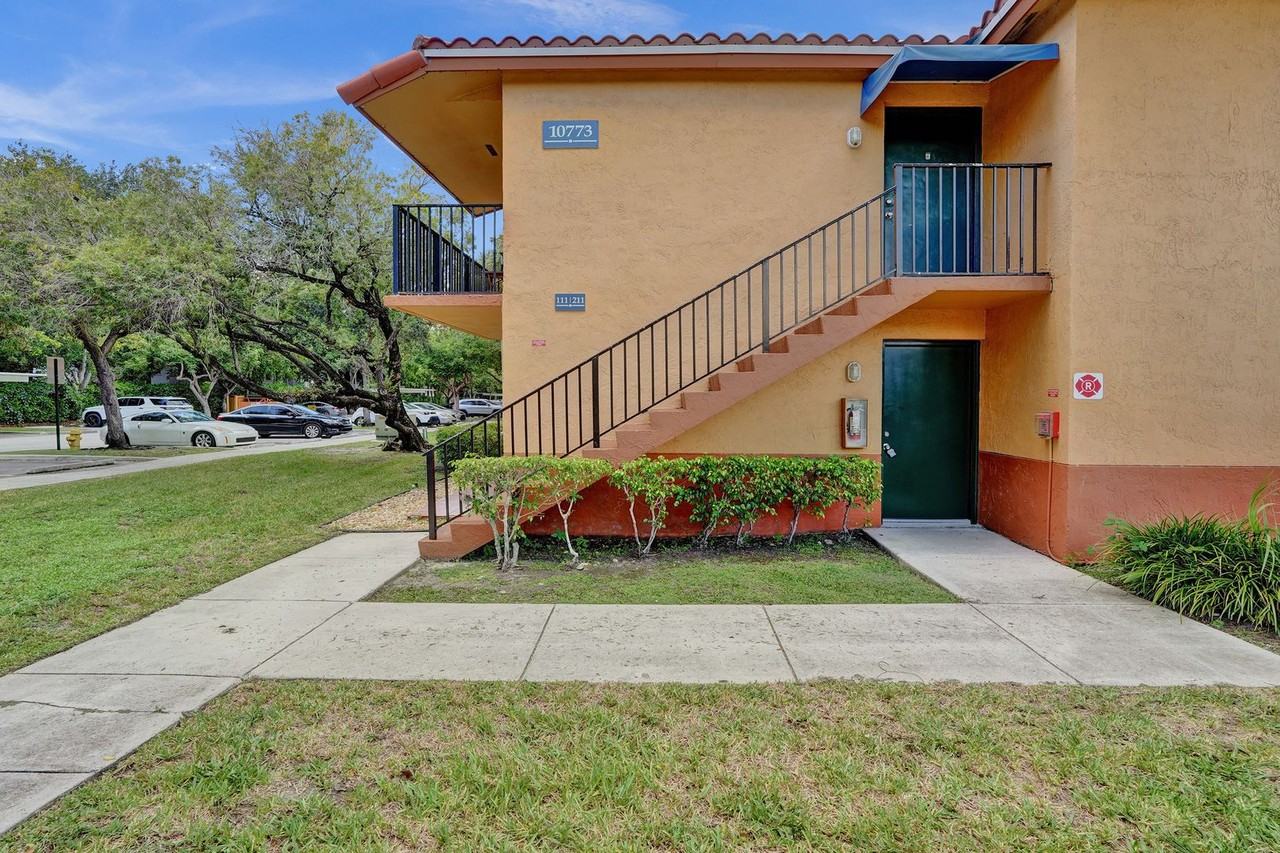 10773 Cleary Blvd #111 - Photo 6 of 41