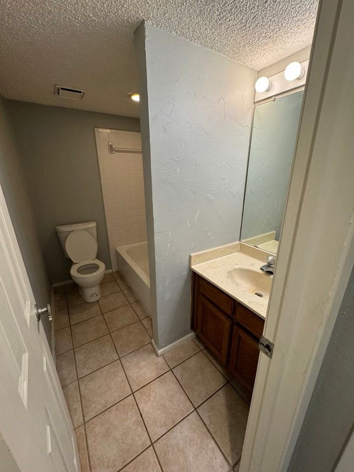 5703 Spring Night St - Photo 3 of 20