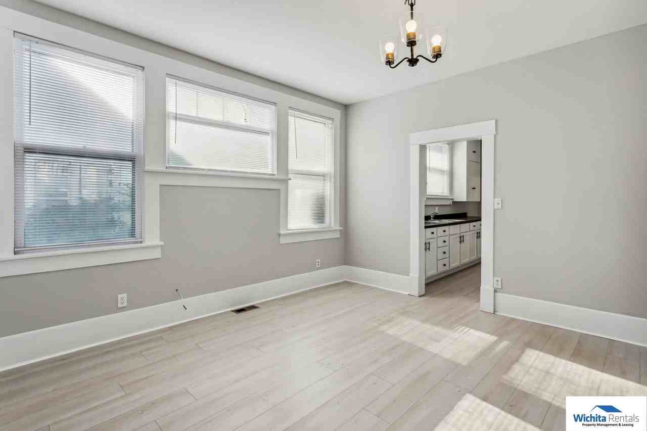 3427 Oakland St - Photo 5 of 16