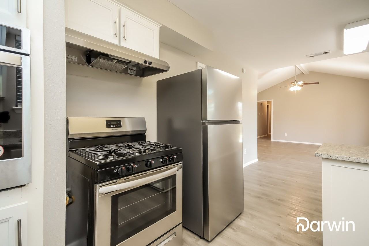 11934 Braewick Dr - Photo 2 of 15