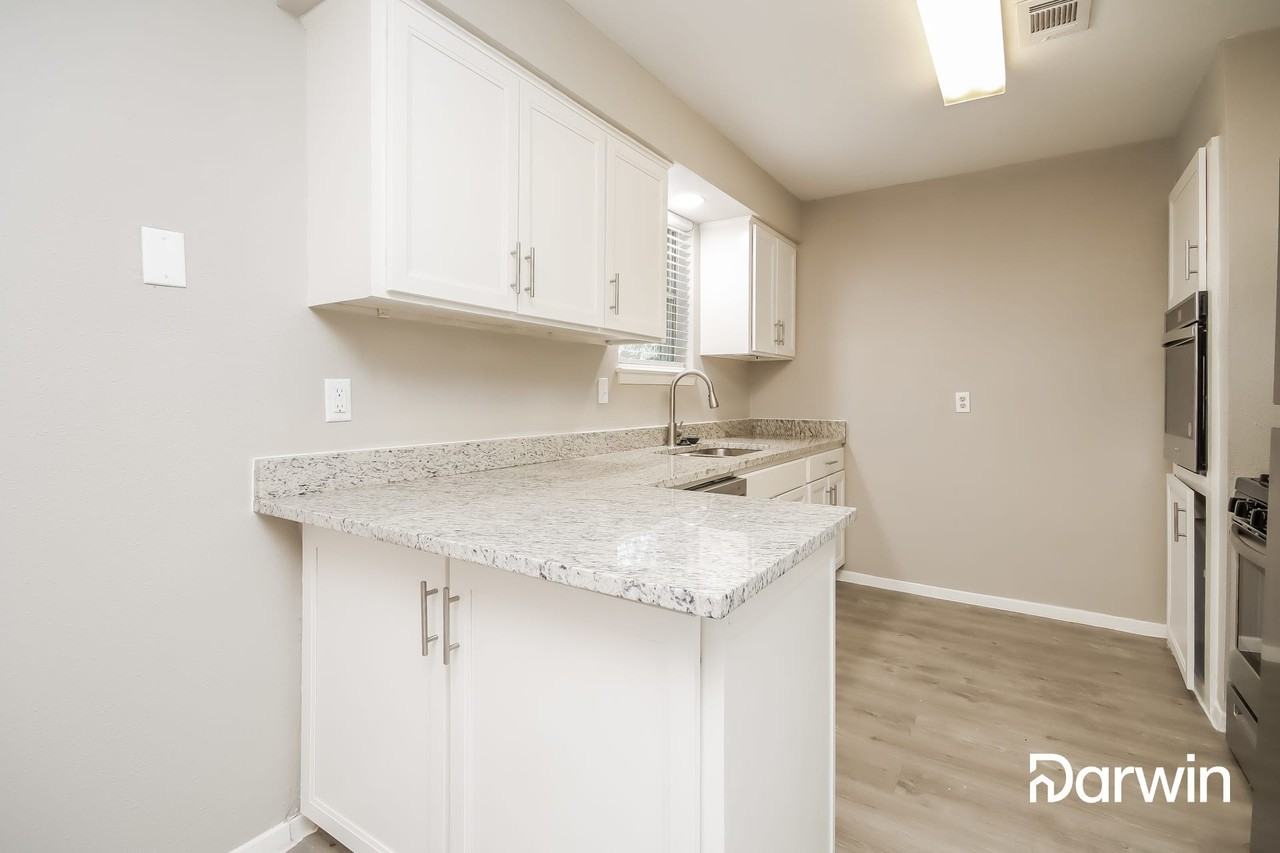 11934 Braewick Dr - Photo 3 of 15