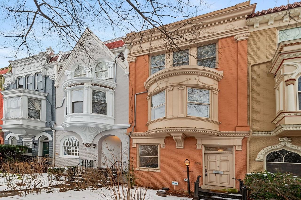 135 N Carolina Ave Se - Photo 2 of 37