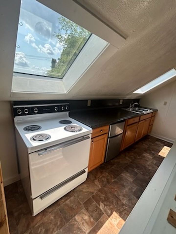 1166B Oneida St - Photo 7 of 9