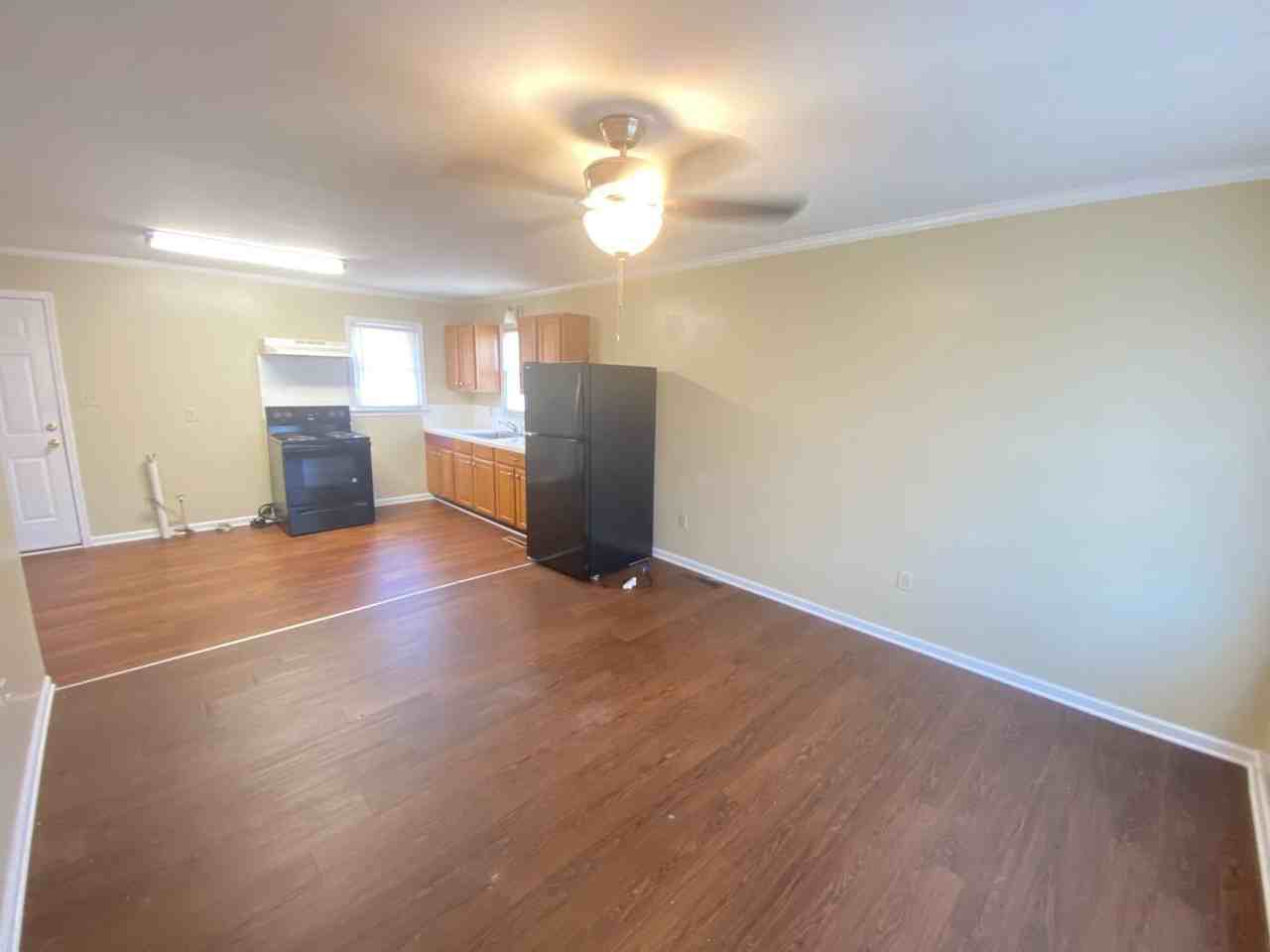 231 S Central Ave - Photo 2 of 5