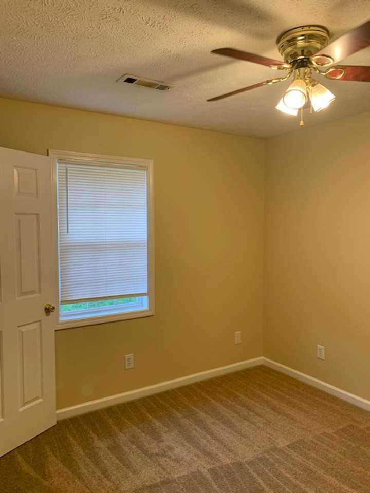 101 Cypress Grove Dr - Photo 3 of 14