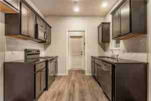 featured image of 324 Chalk Hill Ct