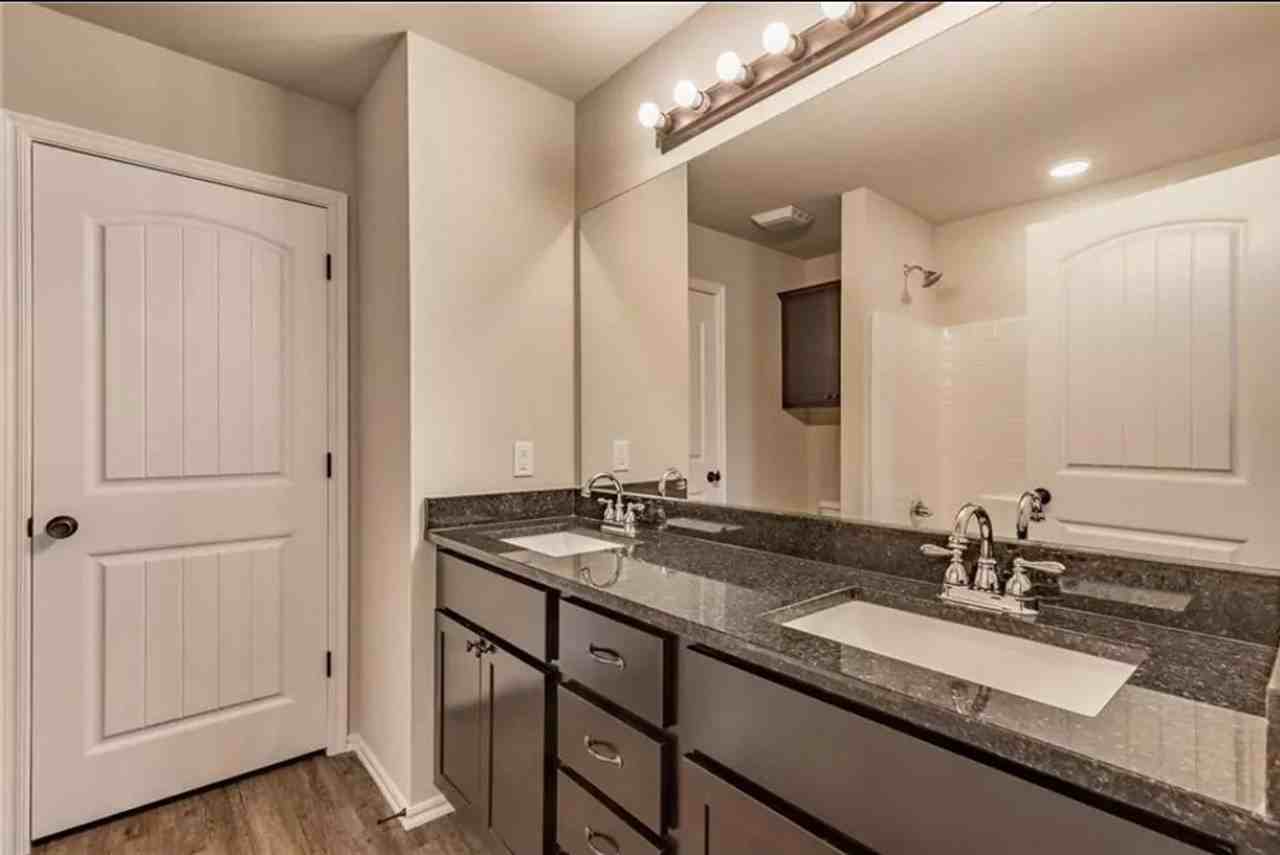 324 Chalk Hill Ct - Photo 4 of 5