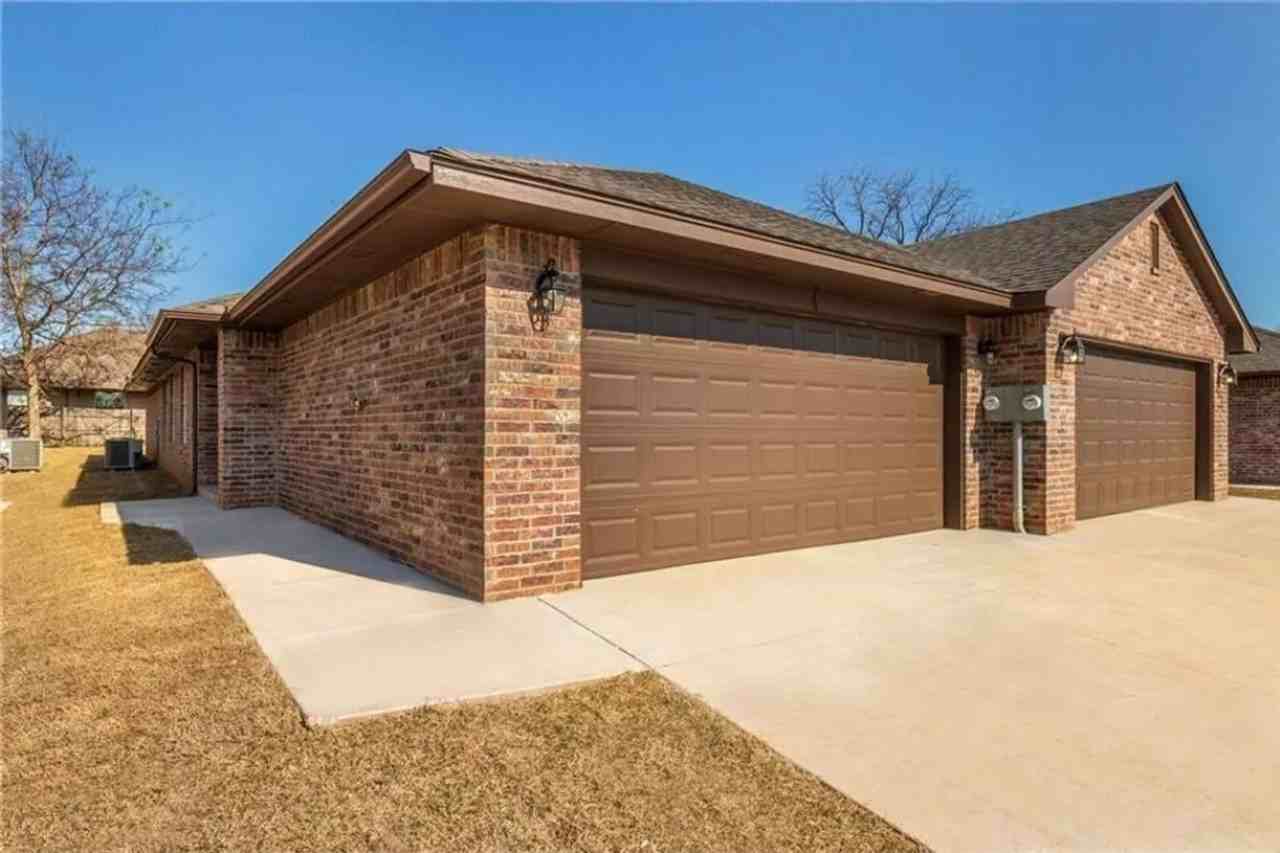 324 Chalk Hill Ct - Photo 3 of 5
