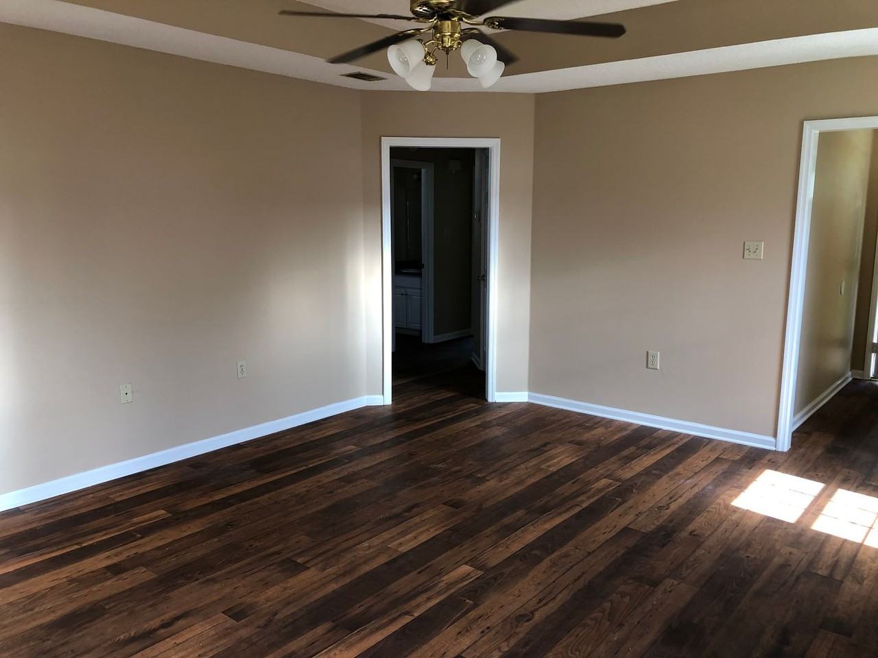 4150 Hamilton Cir - Photo 4 of 10