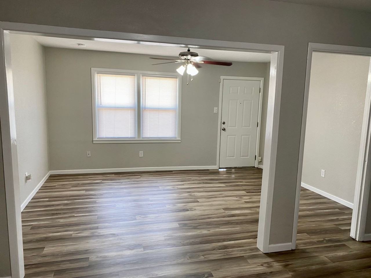 3257 Vogel St - Photo 4 of 24