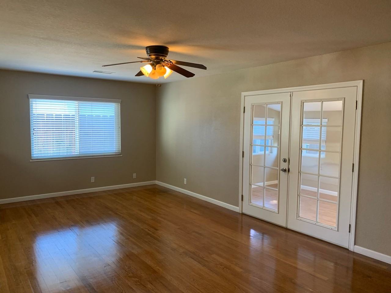 1526 Maplewood Dr - Photo 2 of 22