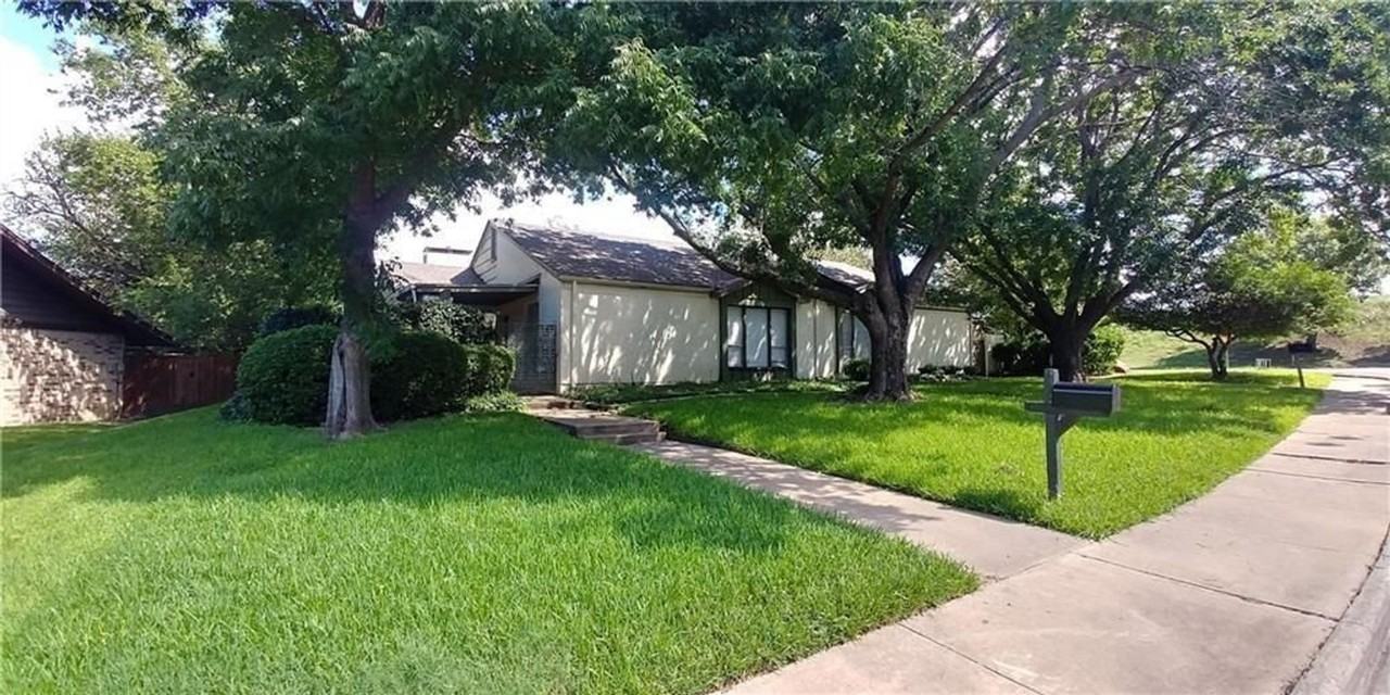 10408 Shadow Bend Dr - Photo 2 of 36