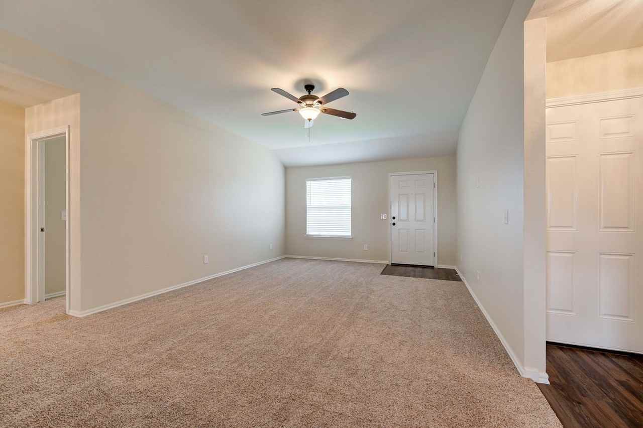 11705 Nw 133rd St - Photo 7 of 35