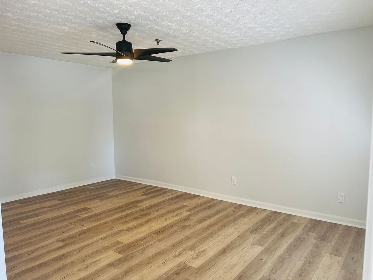 2133 Thompson Ave SE - Photo 3 of 23