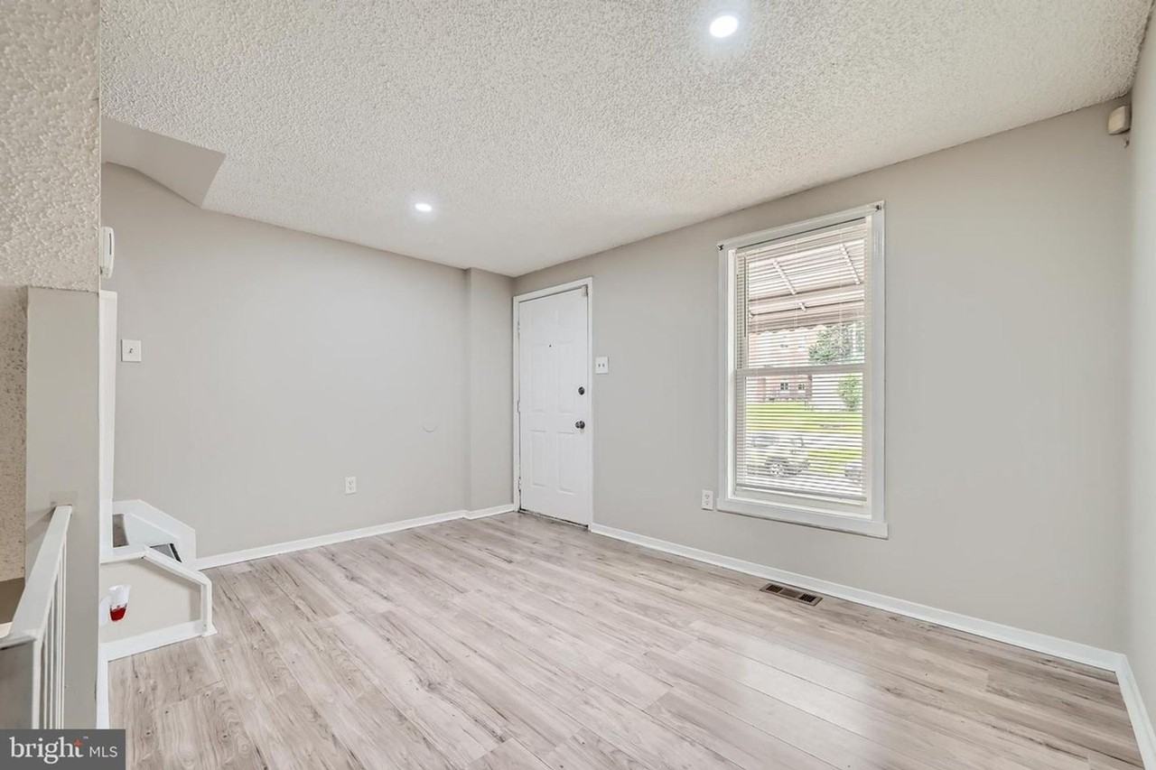 243 North Gilmor Street - Photo 6 of 28