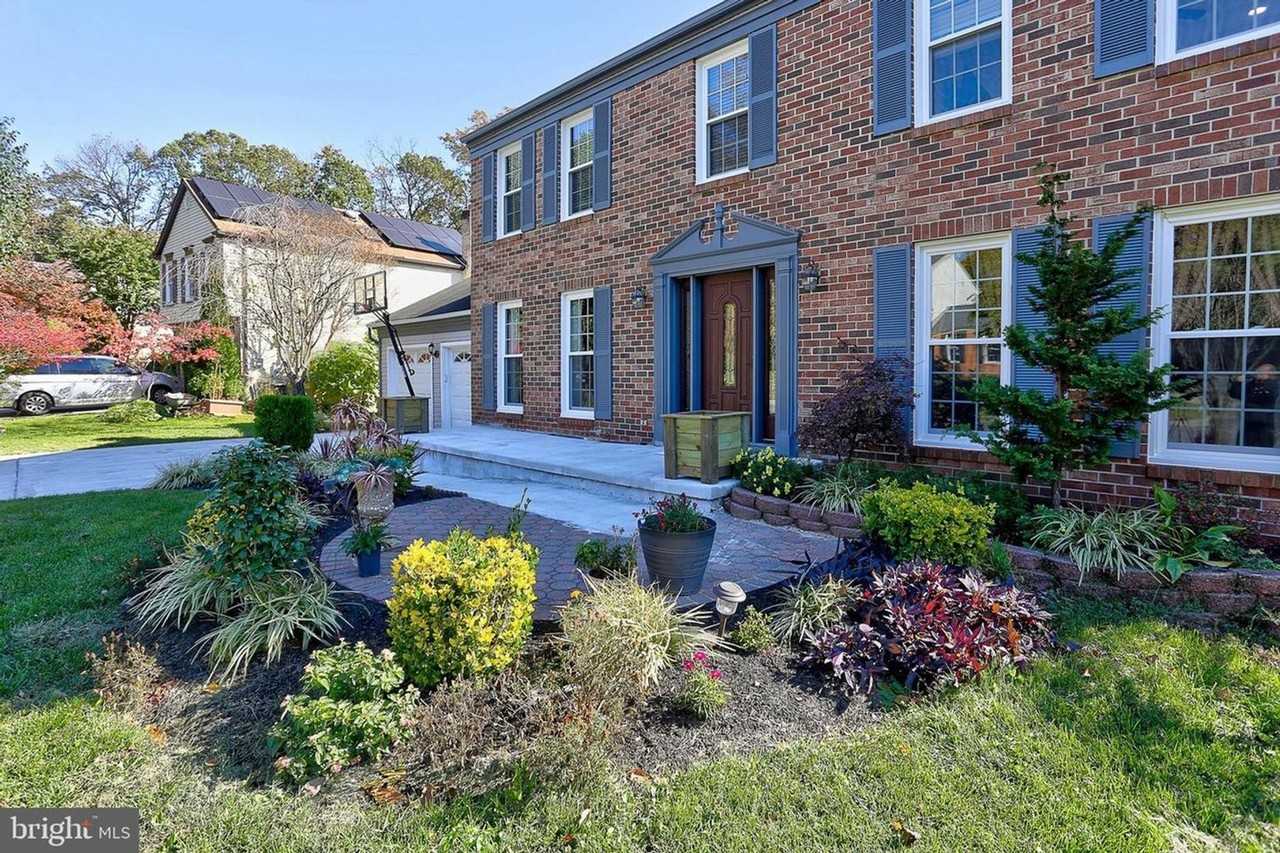 313 Beech Grove Ct - Photo 3 of 38