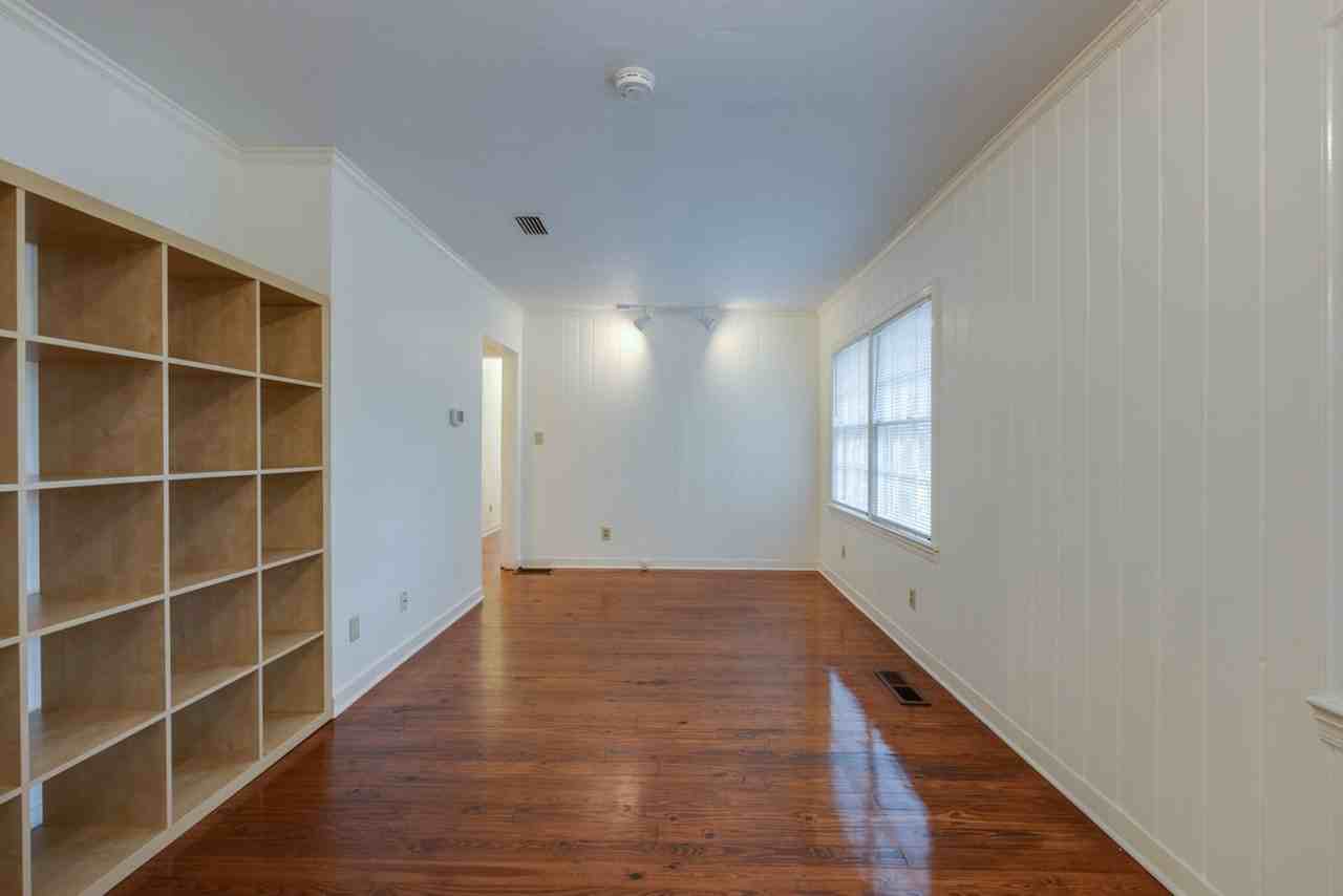 1922 S Meridian St - Photo 3 of 34