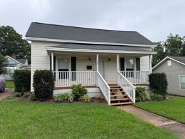featured image of 106 N 1st St