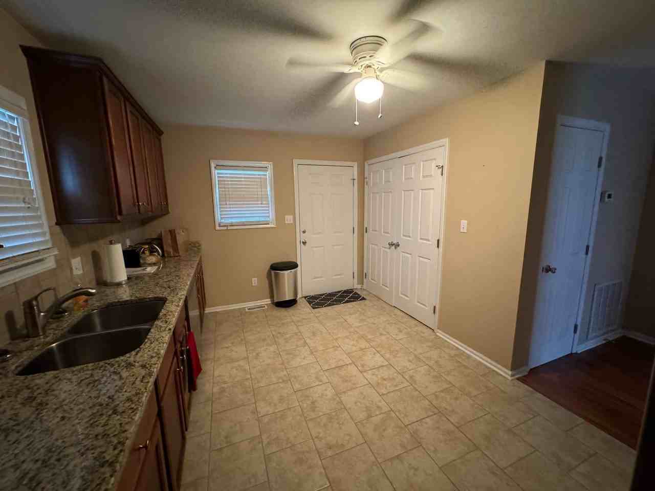 106 N 1st St - Photo 7 of 12