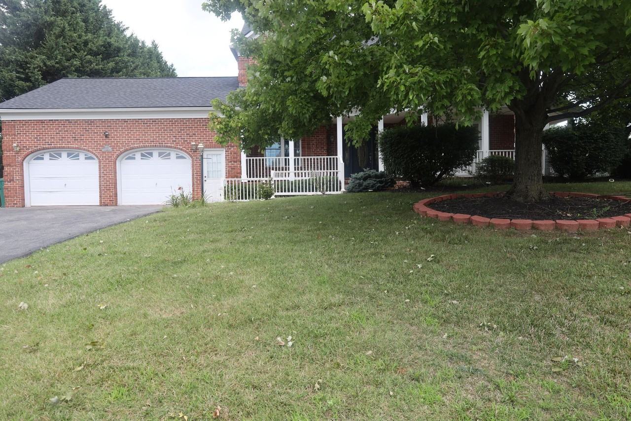 11101 Shalom Ln - Photo 2 of 2