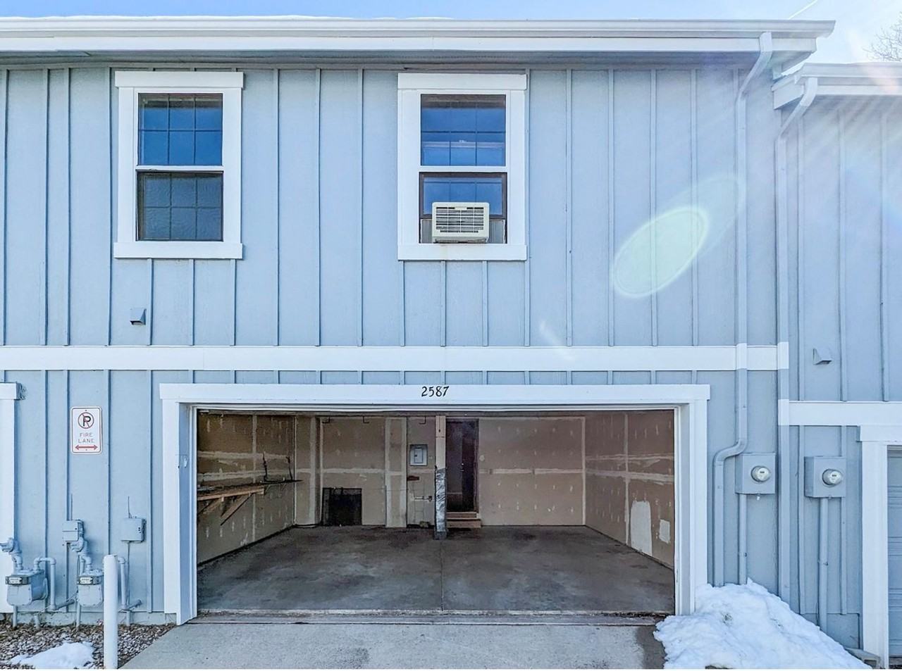 2587 Hatch Cir - Photo 4 of 32