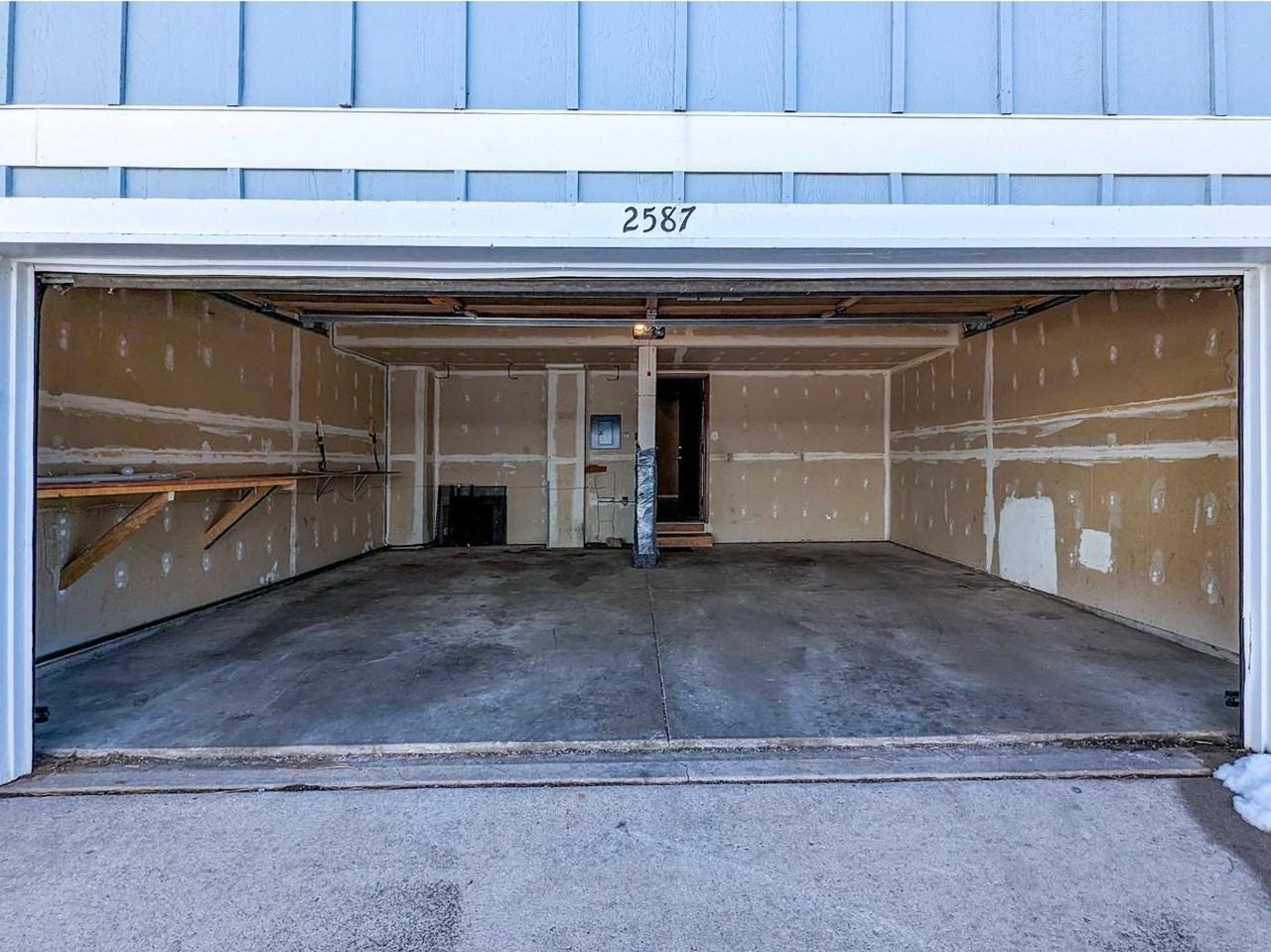 2587 Hatch Cir - Photo 5 of 32