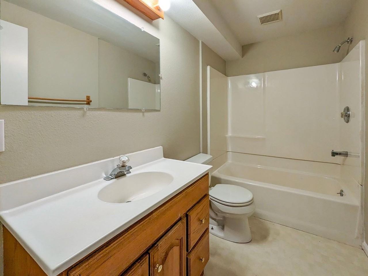 2587 Hatch Cir - Photo 7 of 32