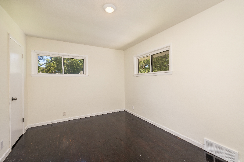 5823 N 65th St - Photo 6 of 9