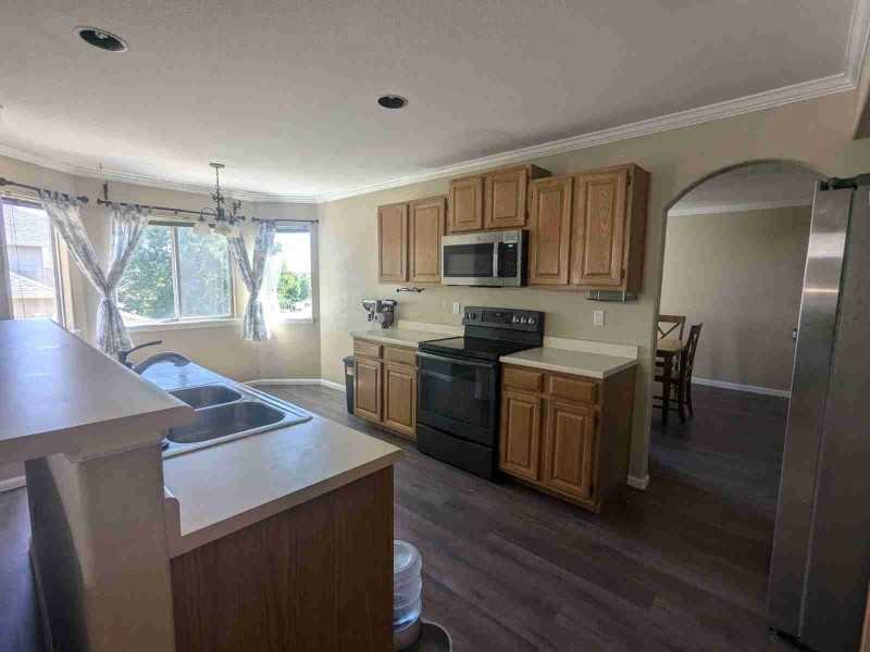 3792 S Gibralter St - Photo 5 of 13