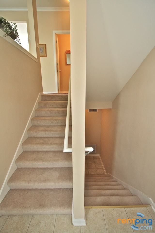 6916 North Bedford Avenue - Photo 3 of 9