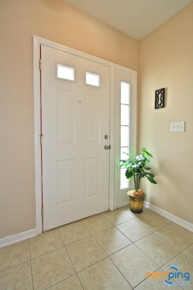 6916 North Bedford Avenue - Photo 2 of 9