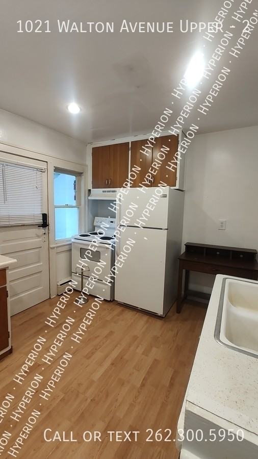 1021 Walton Ave Uppr #2 - Photo 3 of 6