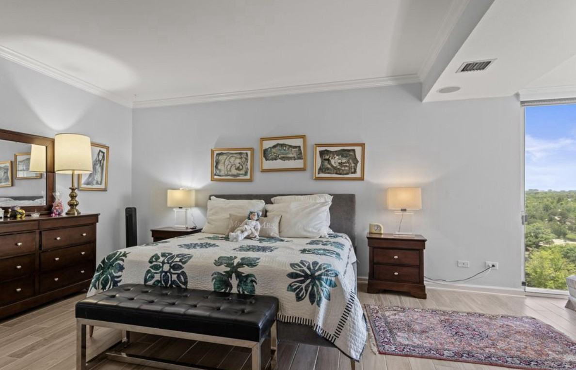1900 Girard Place South #1208 - Photo 4 of 17