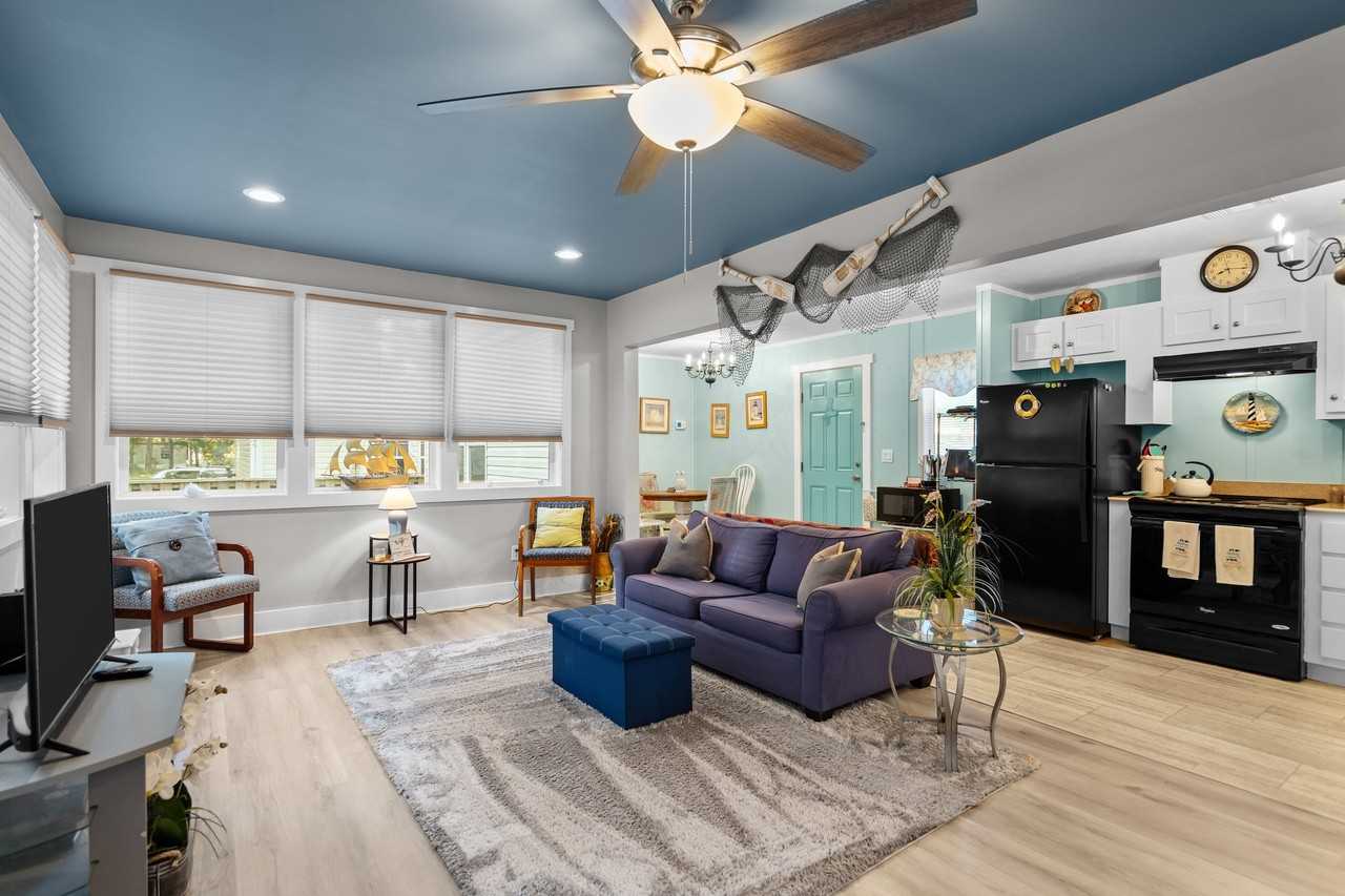 2585 Fairway Dr Sw #NA - Photo 2 of 27