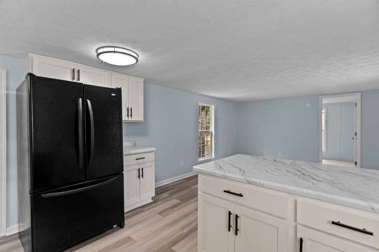 2061 Center Ct Sw #NA - Photo 6 of 24
