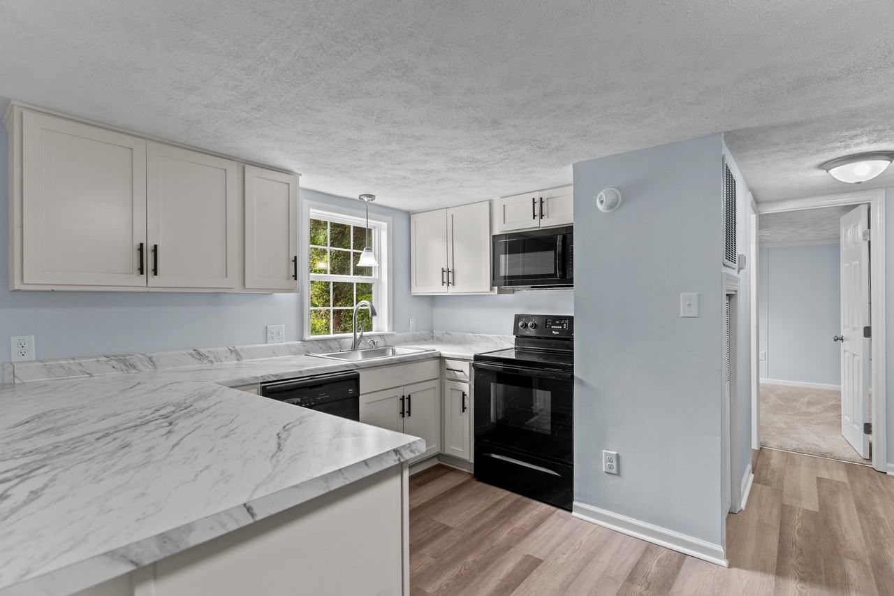 2061 Center Ct Sw #NA - Photo 7 of 24
