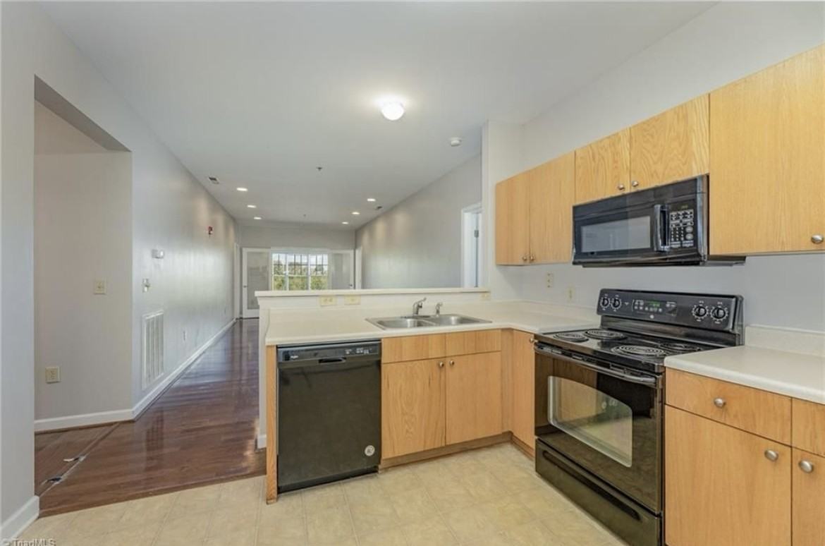 102 Campus Walk Trl #201 - Photo 7 of 19