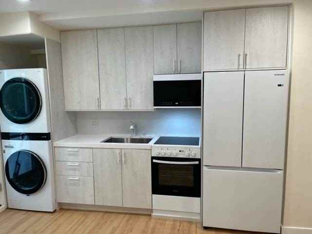2300 Oxford Ave - Photo 2 of 10