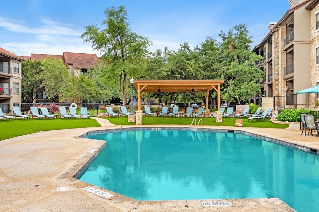 Waters Edge Apartment Homes - Photo 4 of 50