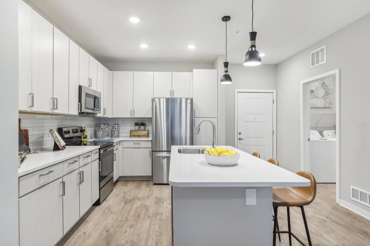 Tapestry East Bay - Photo 5 of 25