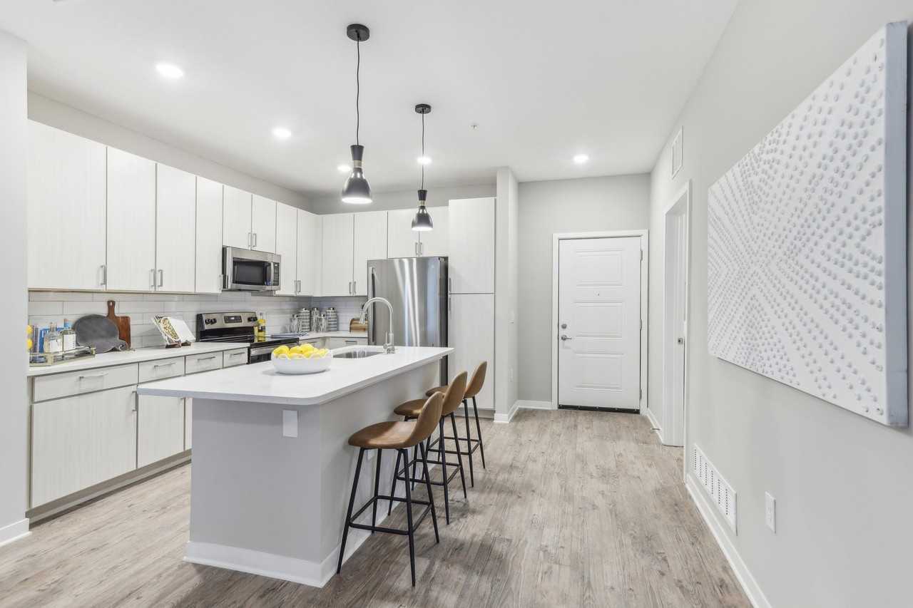 Tapestry East Bay - Photo 6 of 25