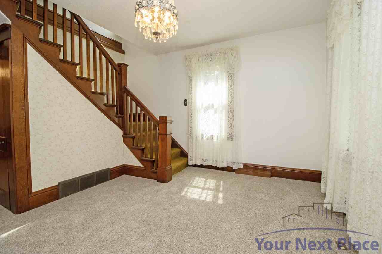 814 10th Avenue North - Photo 2 of 27
