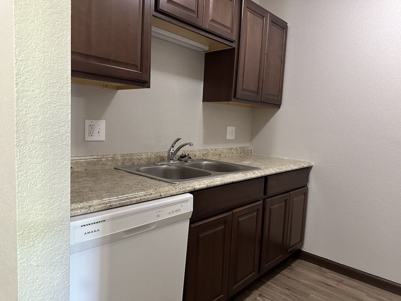 3202 Lincoln Dr Apt 115f #115F - Photo 4 of 12