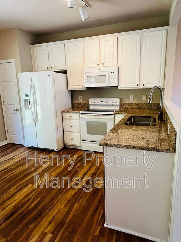 200 Berlin Way - Photo 4 of 18