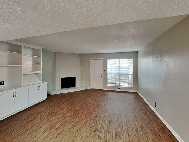 931 Roaring Springs Rd - Photo 2 of 11