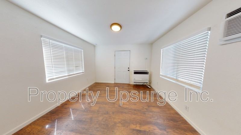 2713 Twin View Blvd - Photo 3 of 10